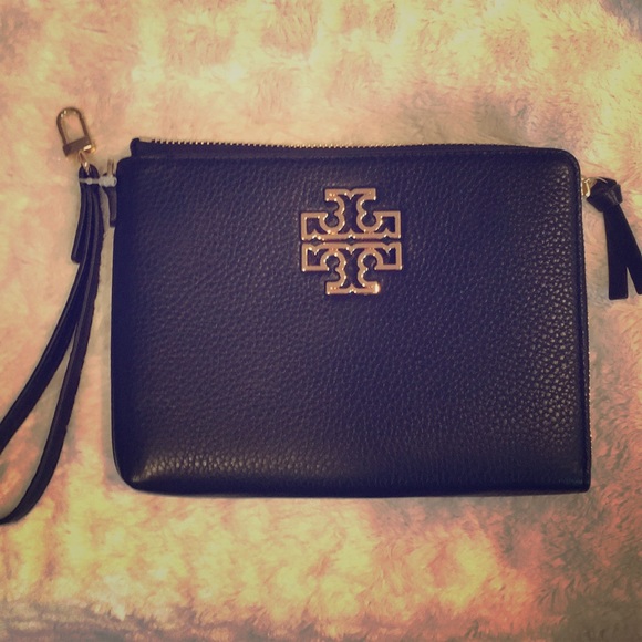 Tory Burch Handbags - Tory Burch Wristlet